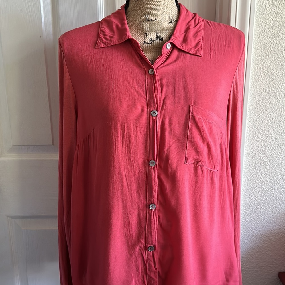 Splendid | Coral Button Down Blouse | Medium